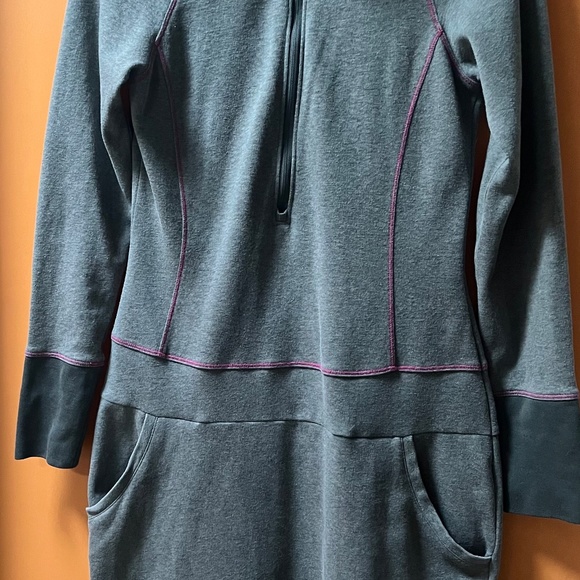 Columbia Knit Dress Women's size Small Grey with Purple stitching, Omni Wick - Picture 2 of 11